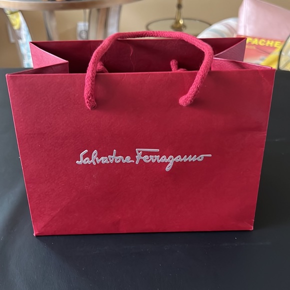 Salvador Ferragamo shopping bag with ribbon - Picture 4 of 4